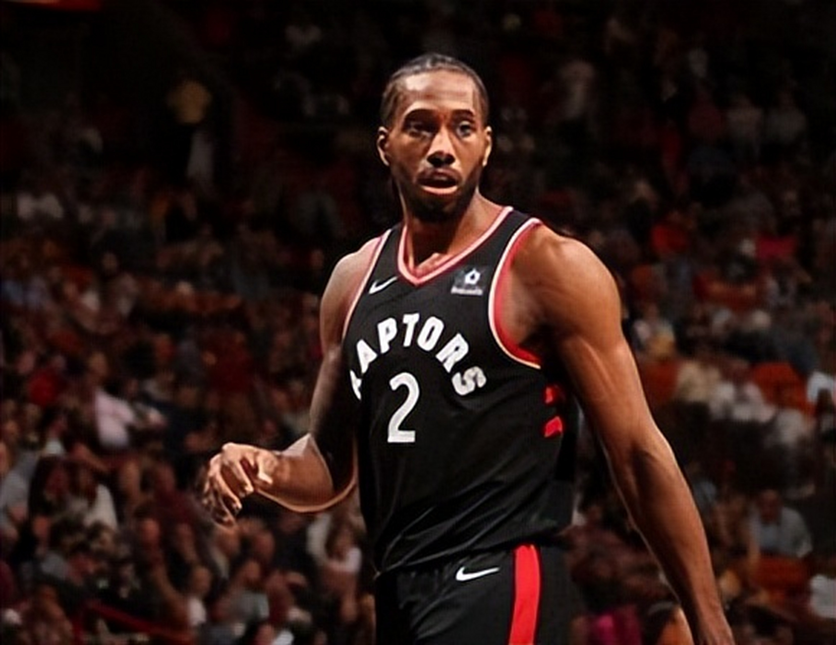 让本地球员 让本地球员